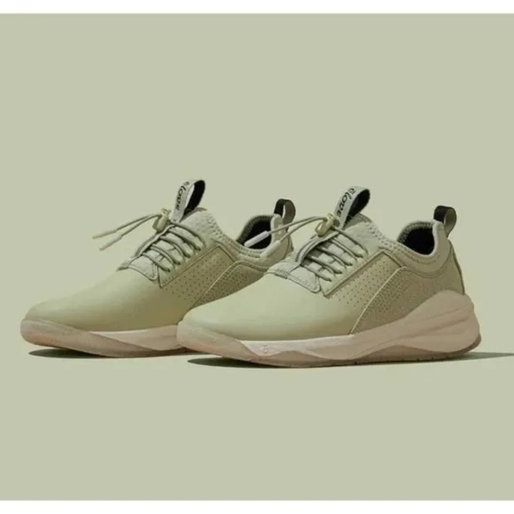 Sage Green NEW Clove shoes size 7.5